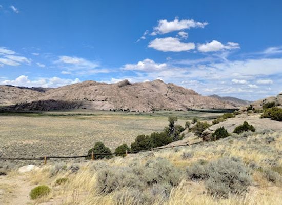 wyoming/natrona-county/landmark/split-rock-pullout