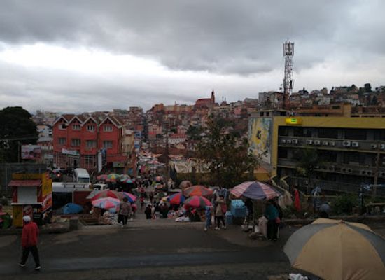 madagascar/antananarivo/ampefiloha/landmark/place-de-i-independance