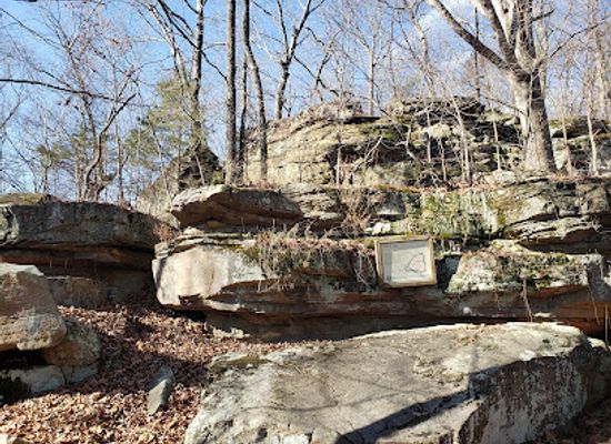 illinois/shawnee-hills/landmark/millstone-bluff-archaeological-area