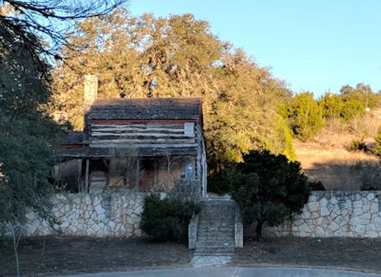 texas/central-texas/landmark/king-log-house