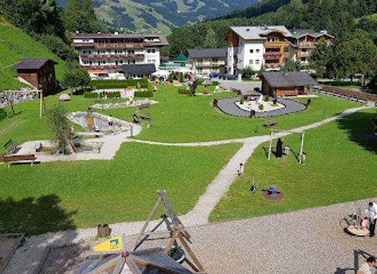austria/saalbach-hinterglemm/landmark/minigolf