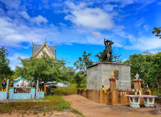 thailand/northeastern-thailand-isan/landmark/wat-tham-patihan