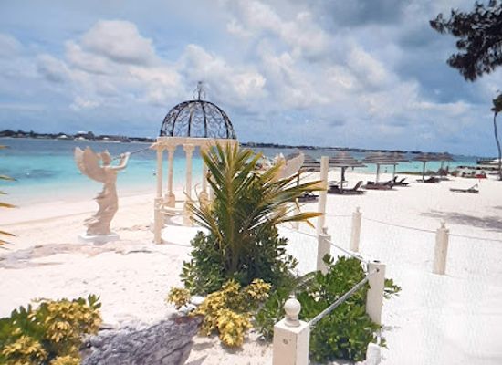 the-bahamas/nassau/cable-beach/landmark/balmoral-island
