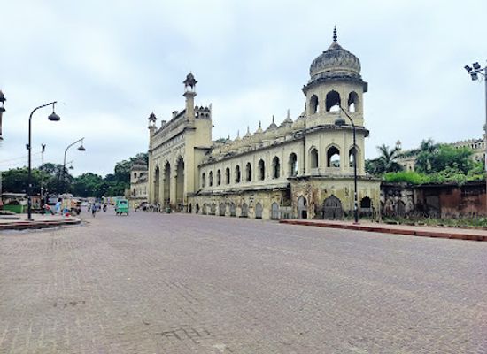 india/lucknow/aminabad/landmark/shahi-bauli-stepwell