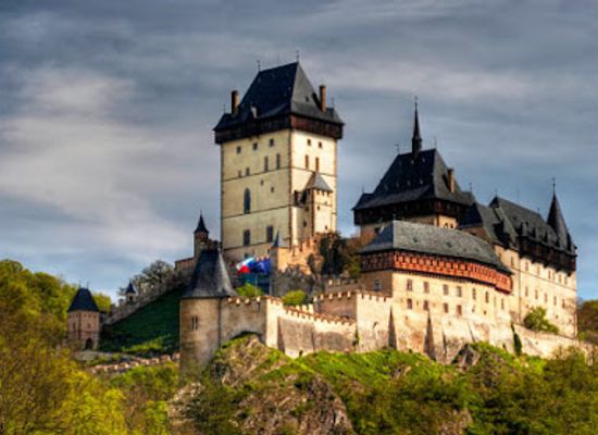 czechia/east-bohemia/landmark/karlstejn-castle