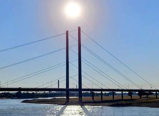 germany/dusseldorf/landmark/rheinkniebrucke