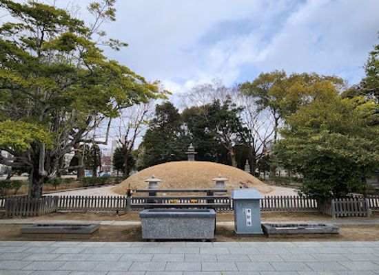 japan/hiroshima/landmark/atomic-bomb-memorial-burial-mound
