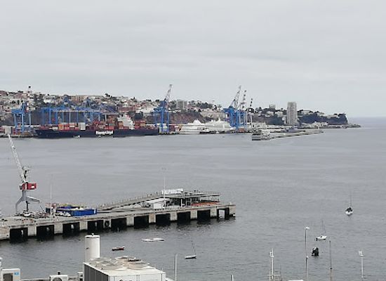 chile/valparaiso-region/landmark/bahia-de-valparaiso