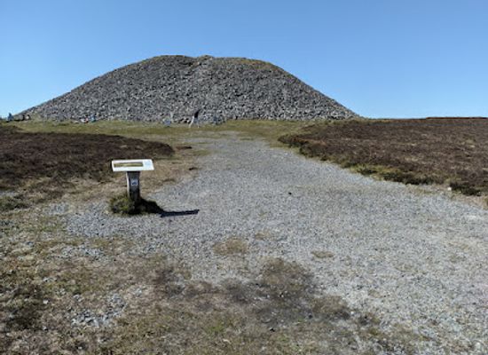 ireland/county-sligo/landmark/queen-maeve-s-cairn