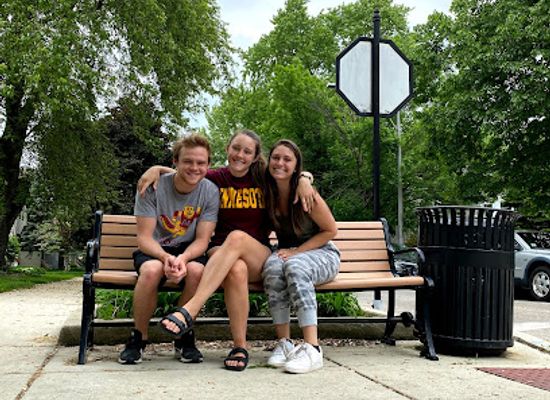 illinois/chicagoland/landmark/historic-bench
