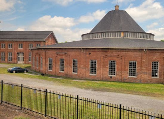 west-virginia/martinsburg/landmark/martinsburg-roundhouse