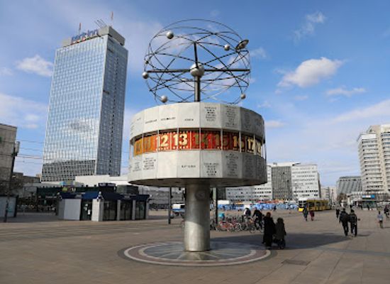 germany/berlin/landmark/world-time-clock