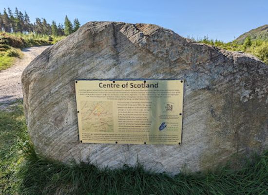 united-kingdom/scotland/landmark/centre-of-scotland-stone
