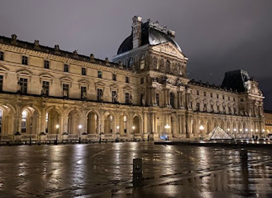 france/picardy/landmark/louvre-pyramid