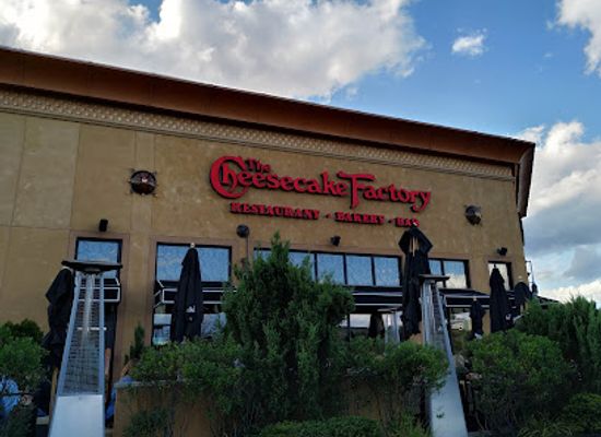 connecticut/danbury/landmark/the-cheesecake-factory