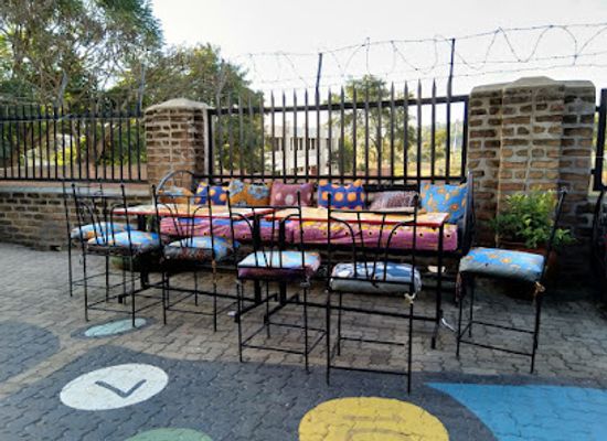 malawi/blantyre/landmark/kwaharaba-art-gallery-and-cafe