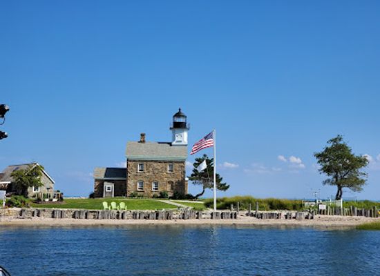 connecticut/stamford/landmark/sheffield-island-lighthouse