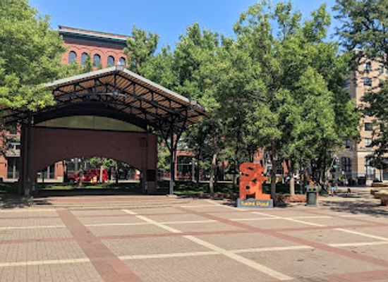 minnesota/saint-paul/lowertown/landmark/mears-park