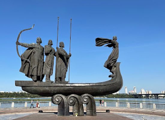 ukraine/kyiv/pechersk/landmark/kyiv-founders-monument