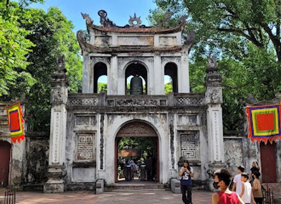 vietnam/southeast/landmark/temple-of-literature