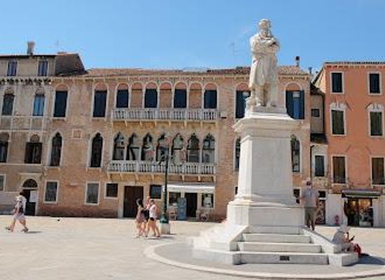 italy/venice/landmark/campo-santo-stefano
