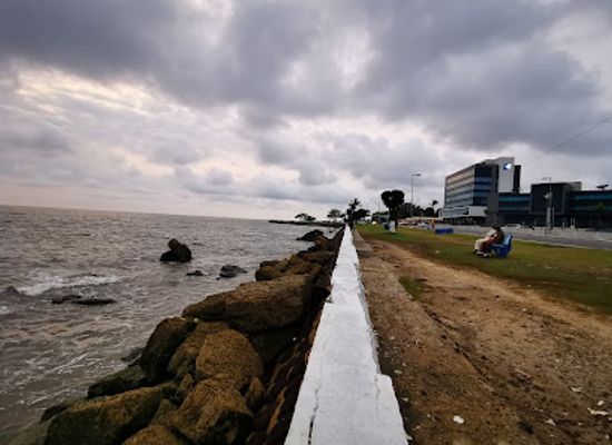 gabon/estuary-province/landmark/casino-croisette