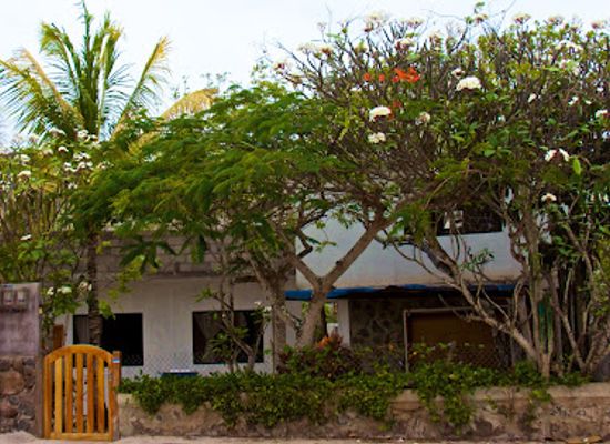ecuador/puerto-baquerizo-moreno/landmark/hostal-suiza