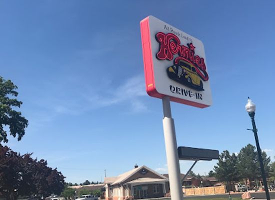 utah/cedar-city/landmark/hermie-s-drive-in