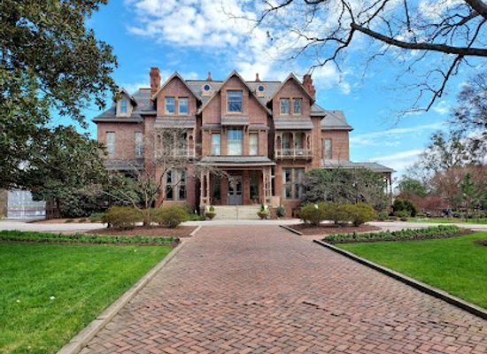 north-carolina/high-country/landmark/north-carolina-executive-mansion