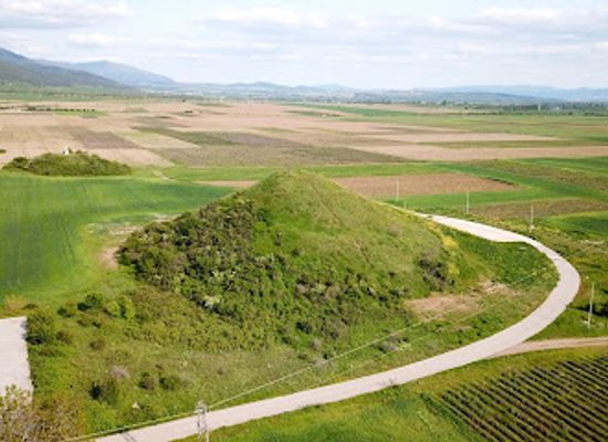 bulgaria/upper-thracian-plain/landmark/thracian-tomb-ostrusha