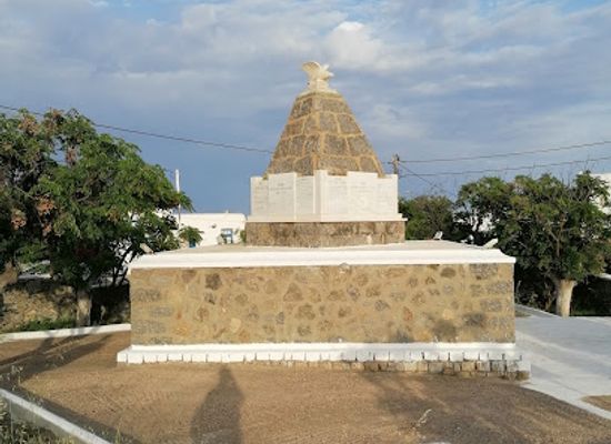 greece/mykonos/agios-ioannis/landmark/ano-mera-monument-to-the-fallen-mykonos