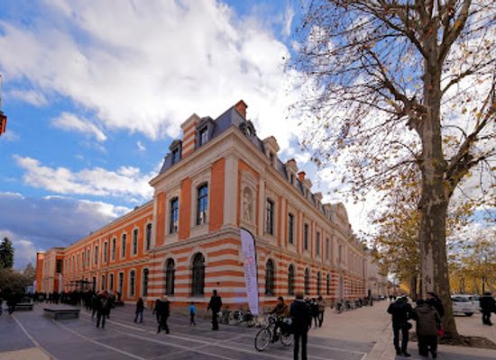 france/toulouse/landmark/quai-des-savoirs