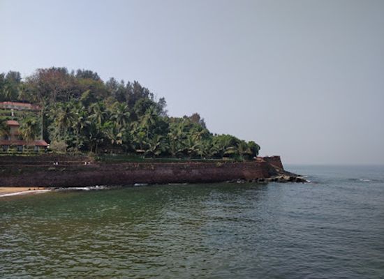 india/goa/candolim/landmark/sinquerim-fort