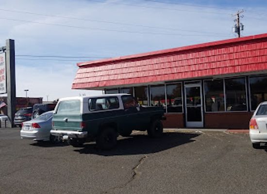 oregon/klamath-falls/landmark/david-s-brawny-burger