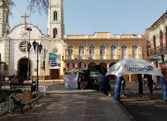 bolivia/cochabamba/quillacollo/landmark/plaza-principal-15-de-agosto