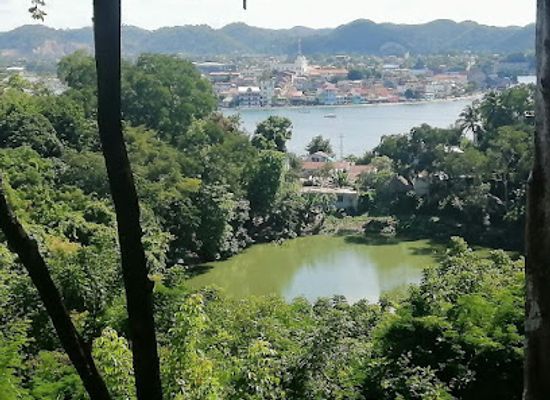 guatemala/flores/landmark/la-danta-restaurante