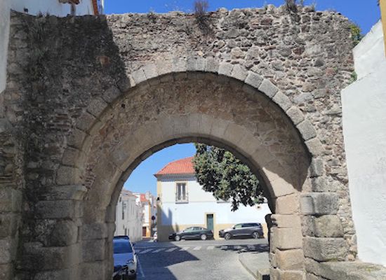 portugal/evora/landmark/arco-romano-de-dona-isabel