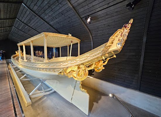 netherlands/zaanstreek/landmark/the-king-s-sloop