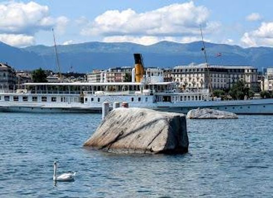 france/rhone-alpes/landmark/pierres-du-niton