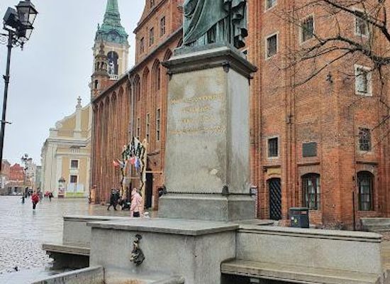 poland/chelmno-land/landmark/nicolaus-copernicus-monument-in-torun