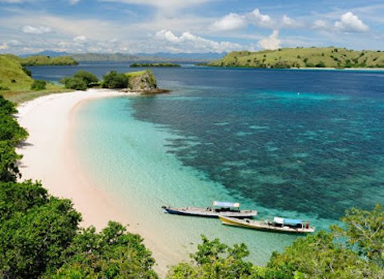 indonesia/east-nusa-tenggara/landmark/pulau-kalong