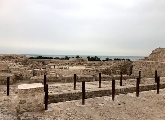 bahrain/bahrain-fort/landmark/fresh-water-springs-in-the-middle-of-the-sea