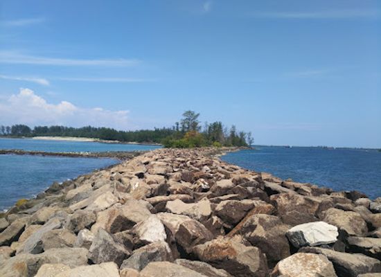 indonesia/bengkulu/landmark/lentera-merah-beach