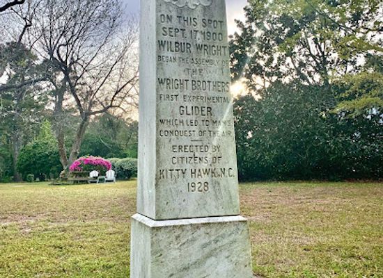 north-carolina/albemarle-pamlico-peninsula/landmark/wright-brother-s-garage-monument