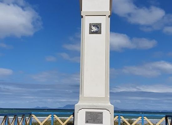 south-africa/overberg/landmark/time-for-peace-clock-tower