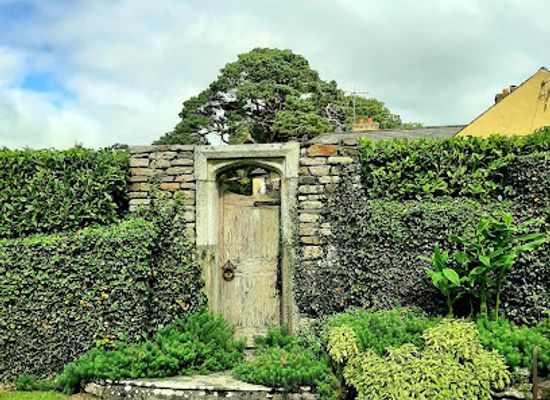 ireland/county-kilkenny/landmark/kilfane-glen-waterfall