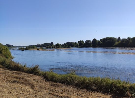 france/centre-val-de-loire/landmark/restes-de-l-ancien-pont-de-meung-sur-loire