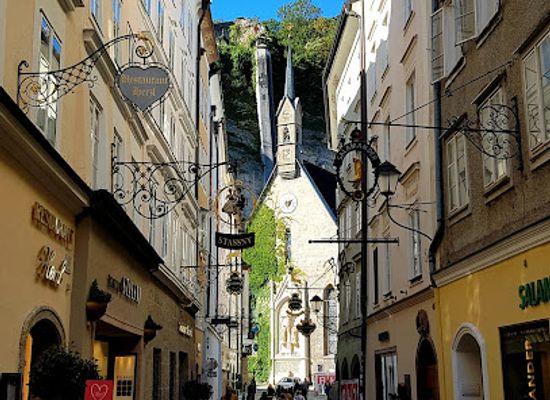 austria/salzburg/maxglan/landmark/getreidegasse-street