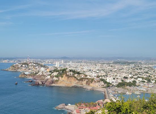 mexico/mazatlan/landmark/cerro-del-creston-faro-mazatlan