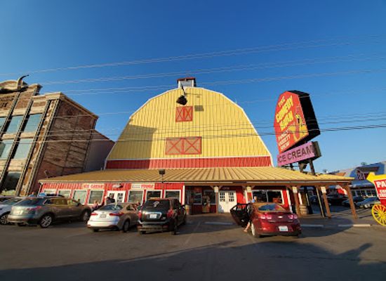 tennessee/pigeon-forge/landmark/comedy-barn-theater